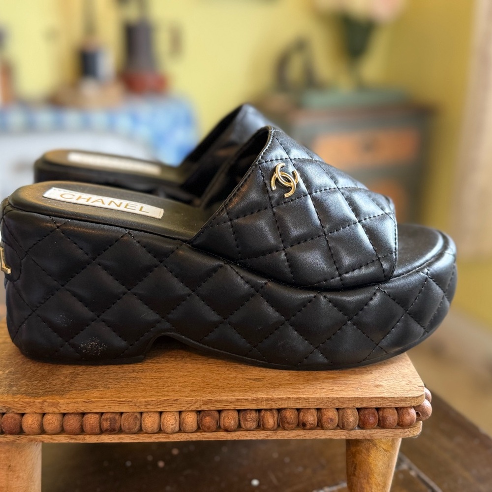 Platform sandals